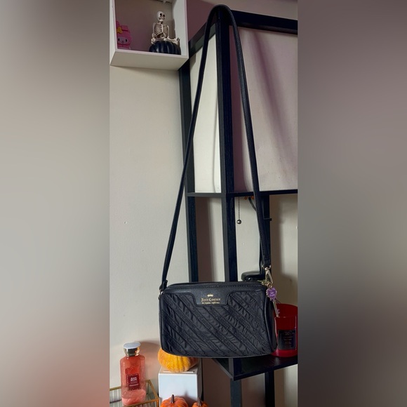 Cute black juicy couture bag - Picture 2 of 2